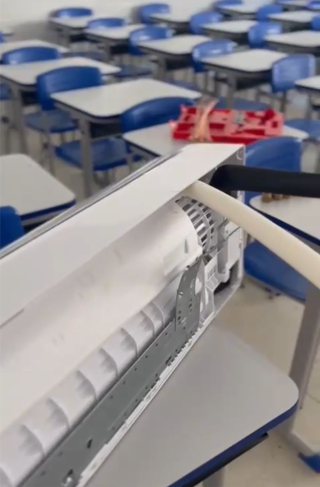 CUIDADO E VALORIZAÇÃOPrefeitura de Atalaia inicia instalação de aparelhos de ar-condicionado nas escolas da rede municipal